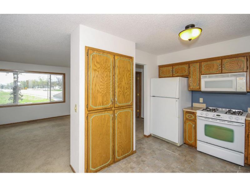 315 105th Ave NW, Coon Rapids, MN 55448