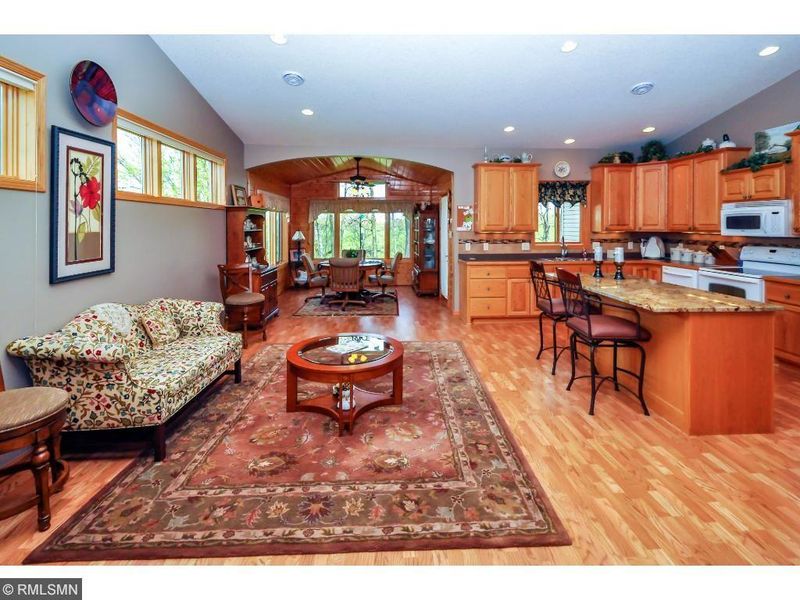 1206 Cypress Dr W, Annandale, MN 55302