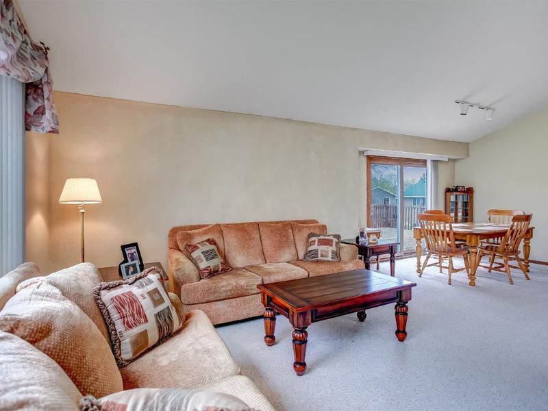 10909 Idaho Cir N, Champlin, MN 55316