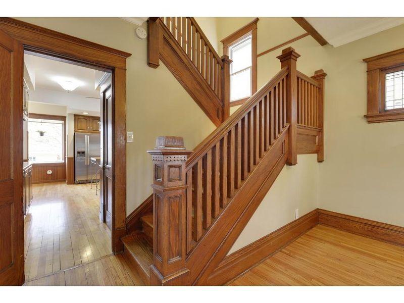 444 Warwick St, Saint Paul, MN 55105
