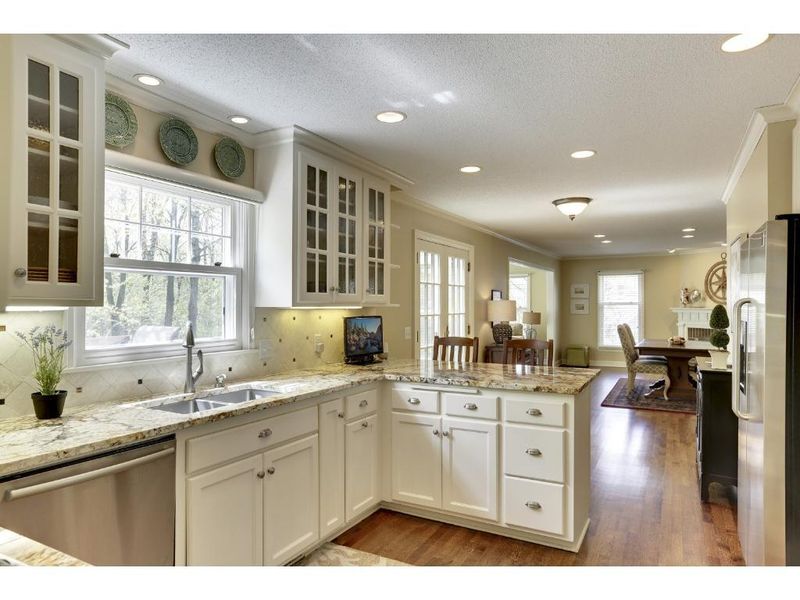 14811 Copperfield Pl, Wayzata, MN 55391