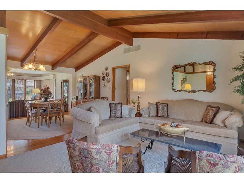 1710 Woodland Rd, Saint Cloud, MN 56304