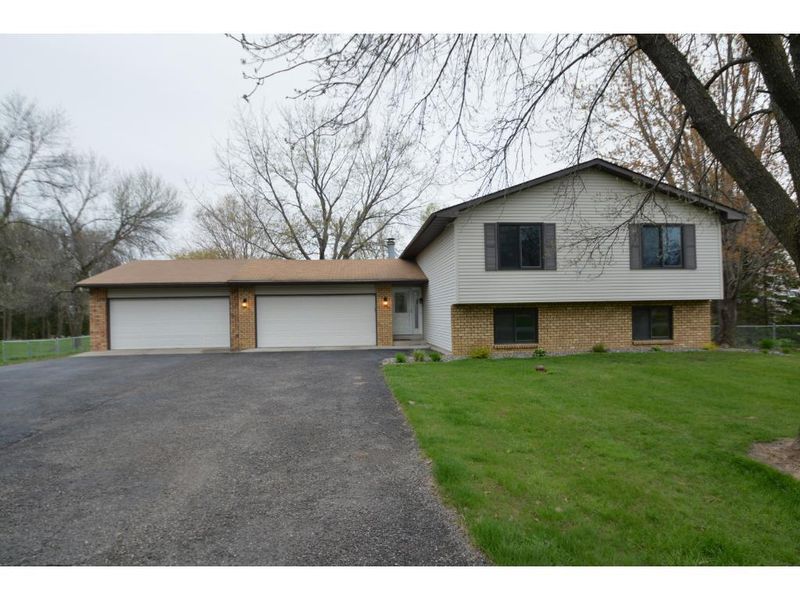 19710 Jackie Ln, Rogers, MN 55374