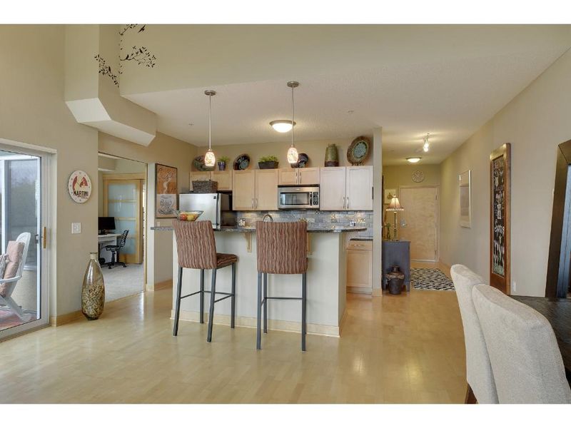 4750 E 53rd St #401, Minneapolis, MN 55417