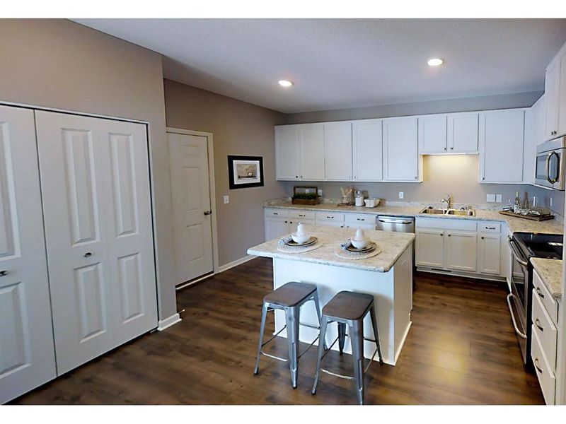 556 Cannon Way, Dundas, MN 55019