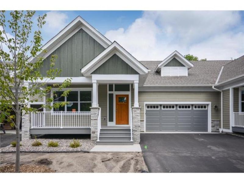 643 Cope, Roseville, MN 55113