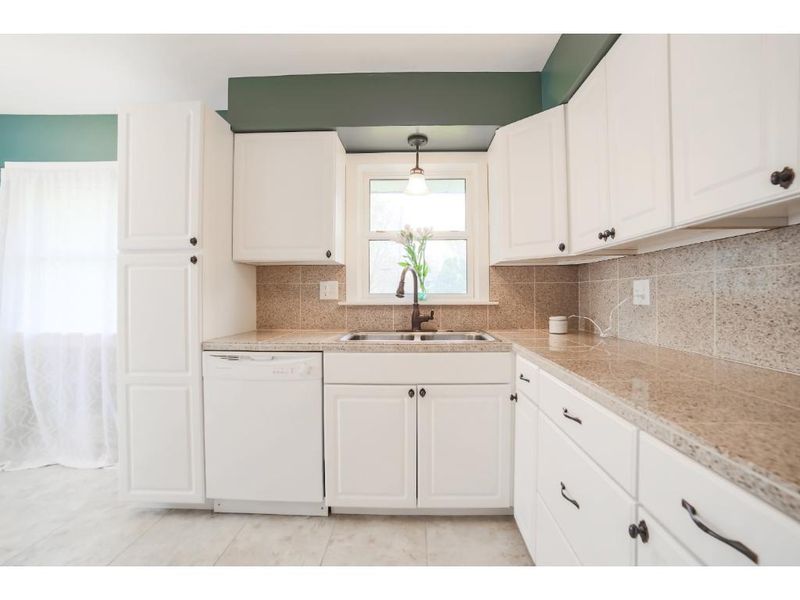 290 Topping St, Saint Paul, MN 55117