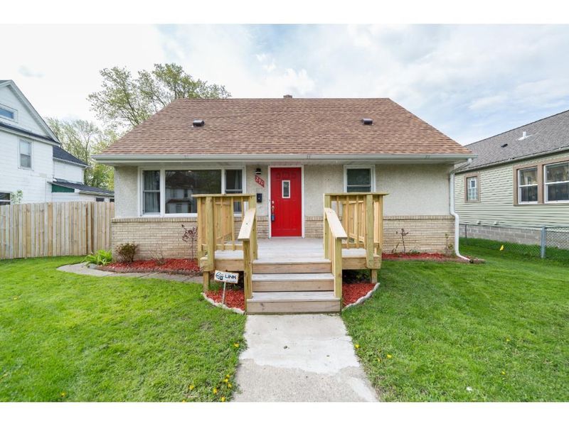 290 Topping St, Saint Paul, MN 55117