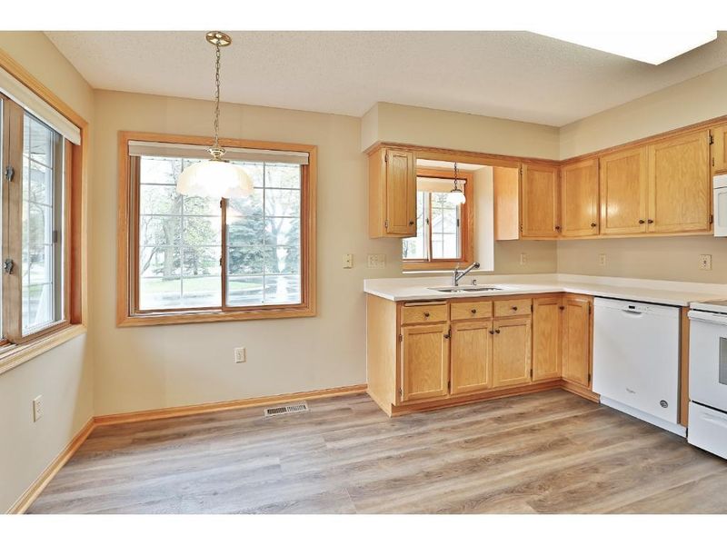714 85th Ln NW, Coon Rapids, MN 55433