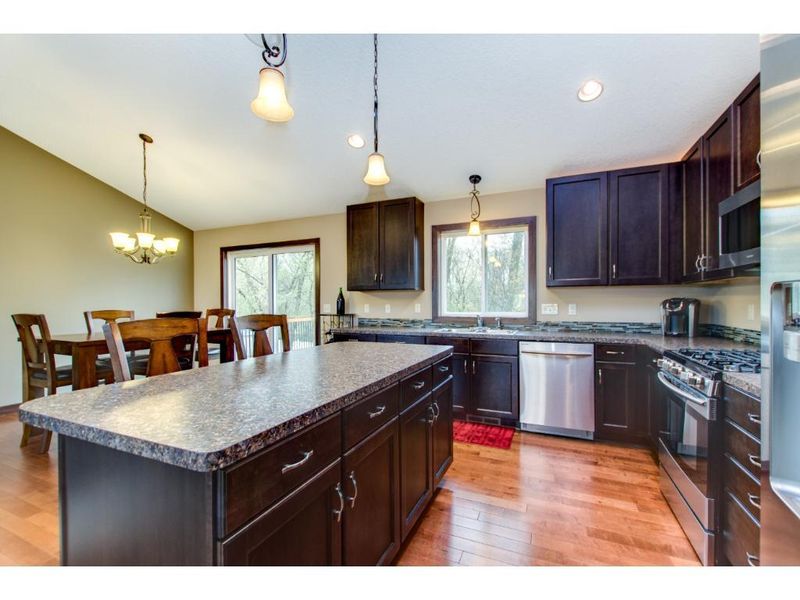 5240 159th St N, Hugo, MN 55038