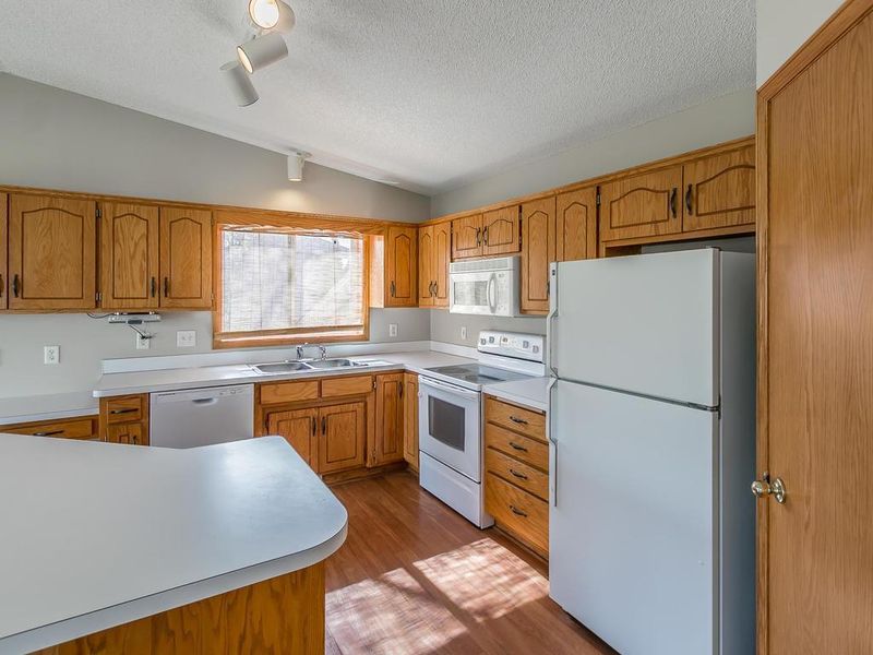 460 Dogwood Ct NW, Saint Michael, MN 55376
