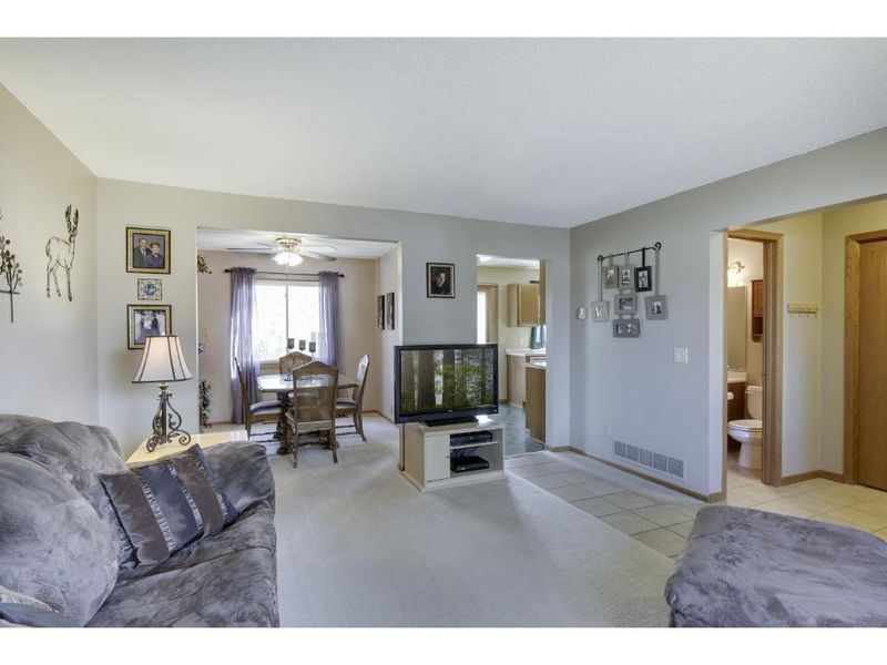 3656 Canary Way, Eagan, MN 55123