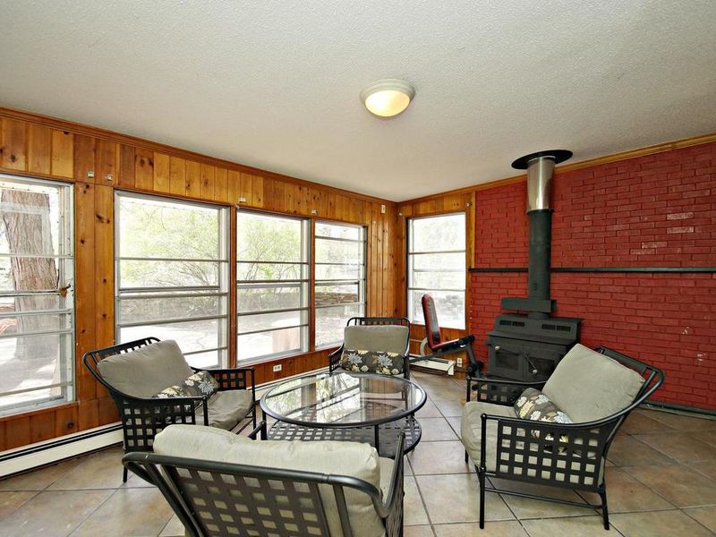 1611 W 86th St, Bloomington, MN 55431