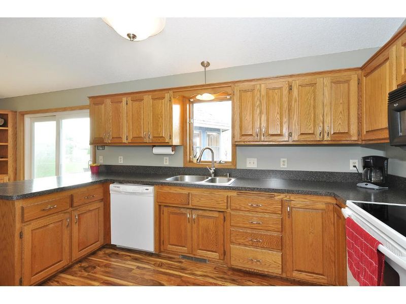 12166 Wedgewood Dr NW, Coon Rapids, MN 55433