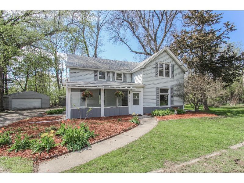2765 Lake Blvd, North Saint Paul, MN 55109