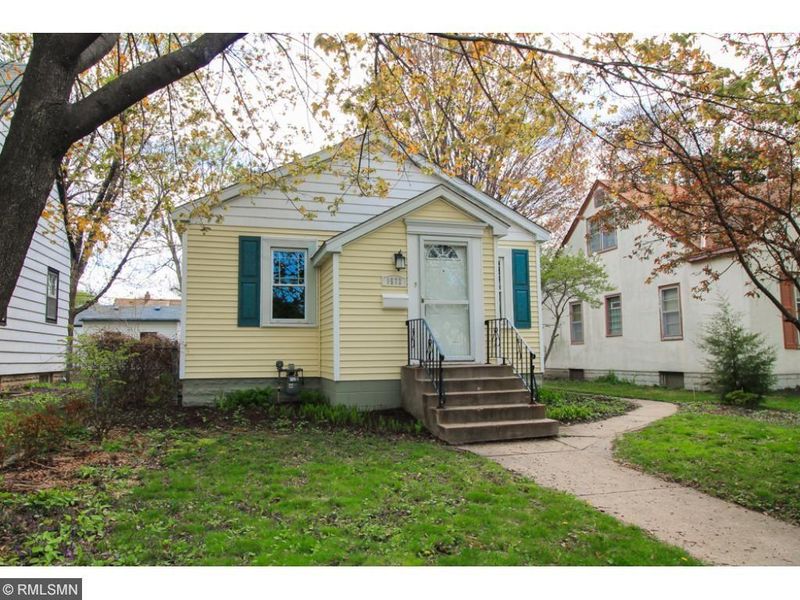 1572 Merrill St, Saint Paul, MN 55108