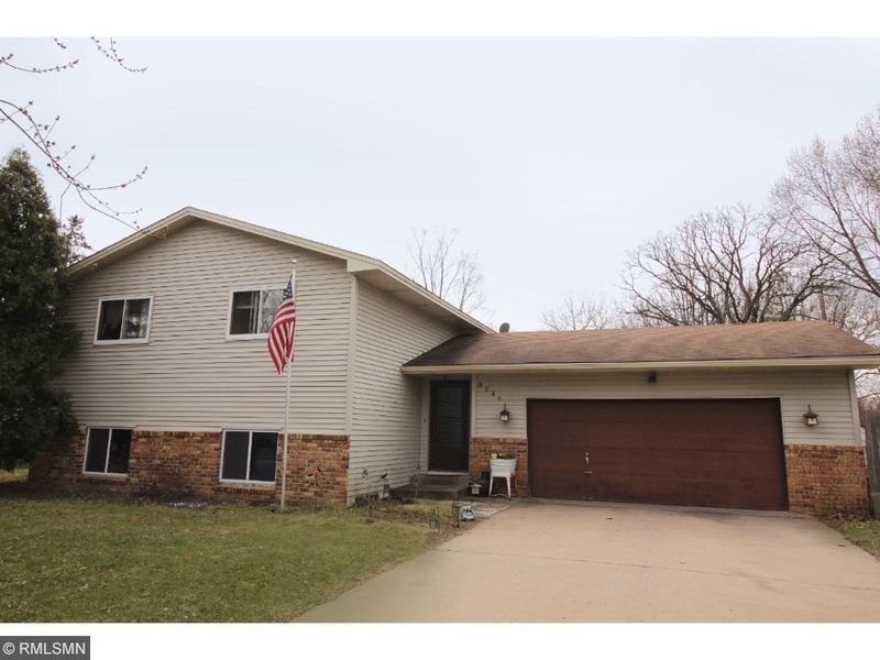 8246 Taylor St NE, Fridley, MN 55432