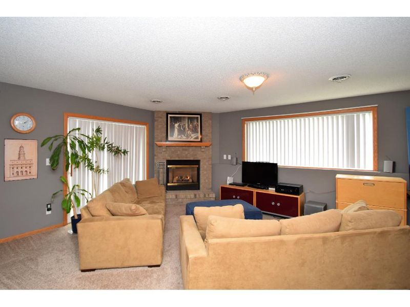 406 Edelweiss Ln NW, Saint Michael, MN 55376
