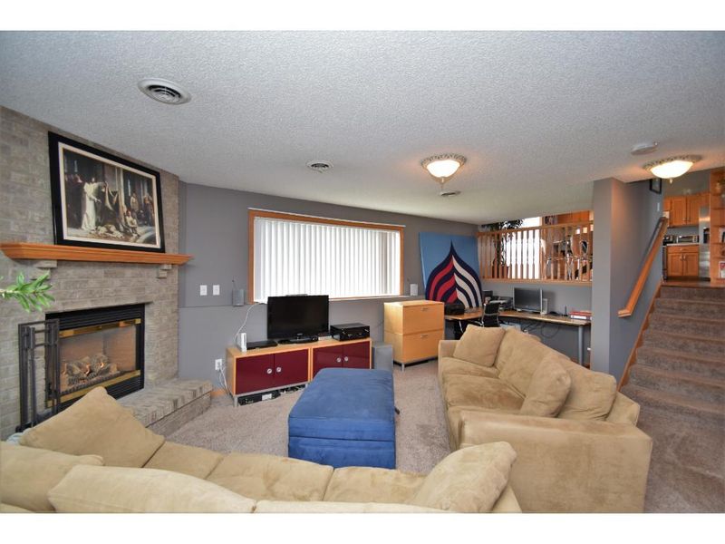 406 Edelweiss Ln NW, Saint Michael, MN 55376