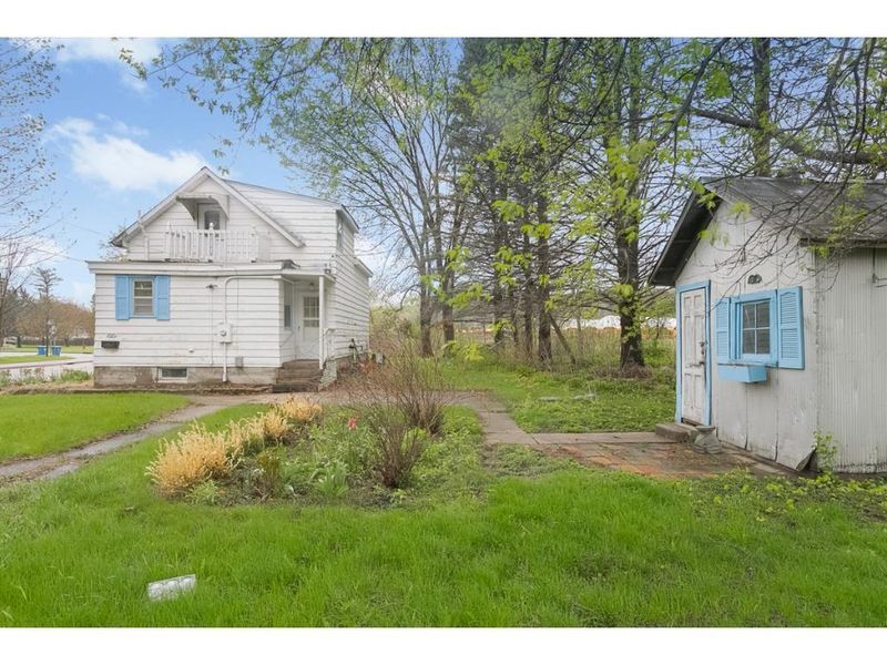 318 W 4th St, Chaska, MN 55318