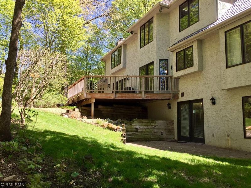 20670 Woodhaven Pl, Excelsior, MN 55331