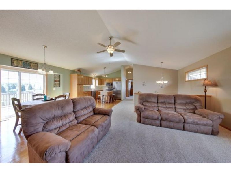 2084 Meridian Ct, Shakopee, MN 55379
