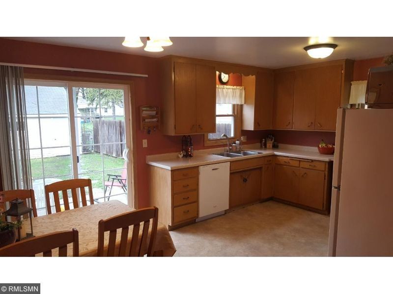 2225 Reaney Ave E, Saint Paul, MN 55119