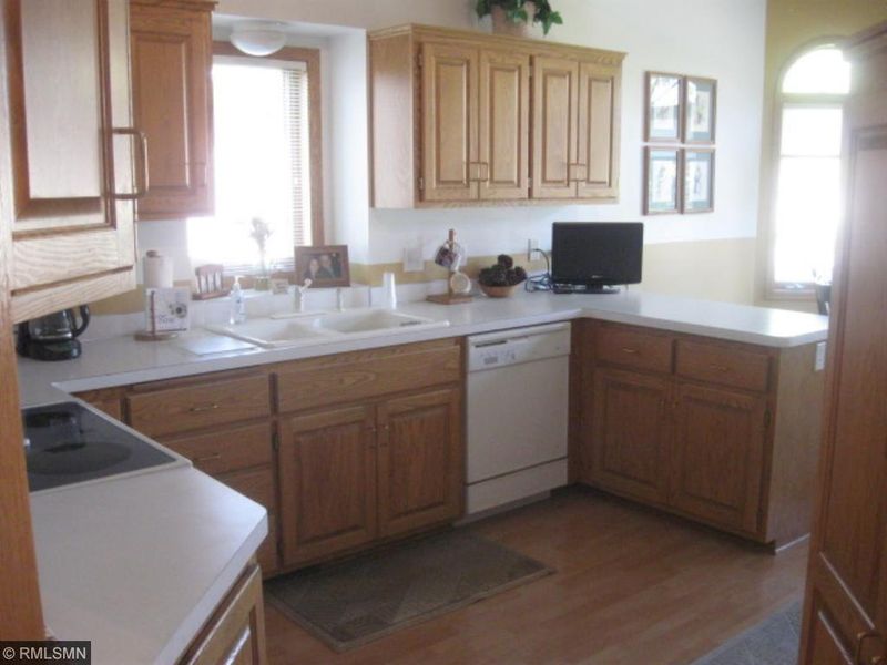3003 Highpointe Curve, Roseville, MN 55113
