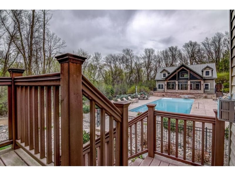 908 Parkview Ln, Victoria, MN 55386