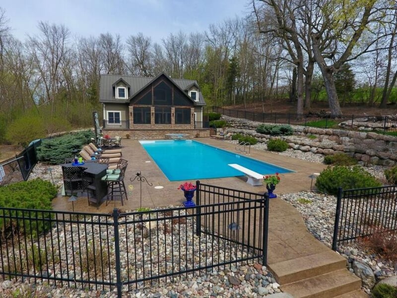 908 Parkview Ln, Victoria, MN 55386