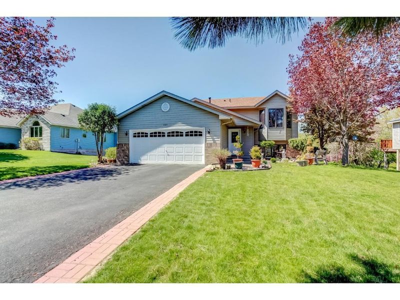 997 Mcclelland St S, Maplewood, MN 55119
