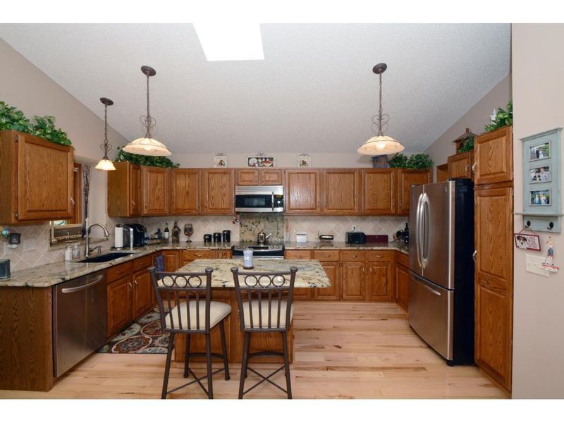 1314 Bridle Path Ct, Woodbury, MN 55125