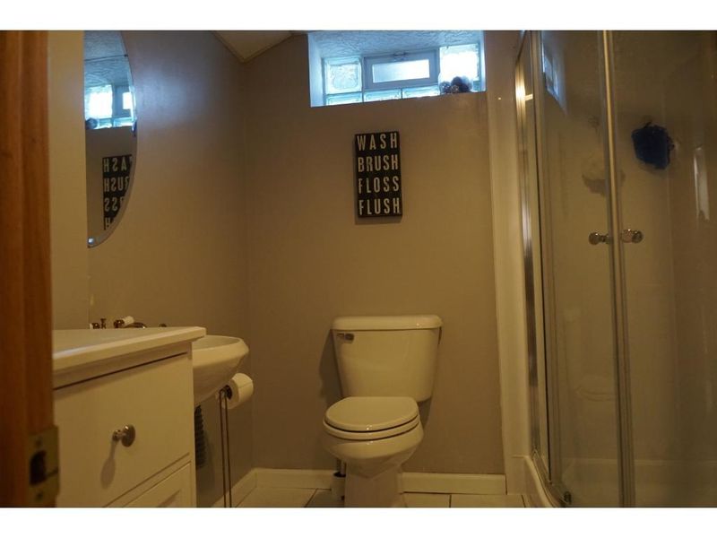 2741 Ewing Ave N, Robbinsdale, MN 55422