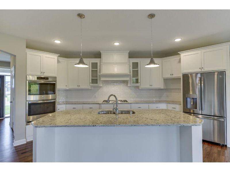 10930 Glenview Pl N, Champlin, MN 55316