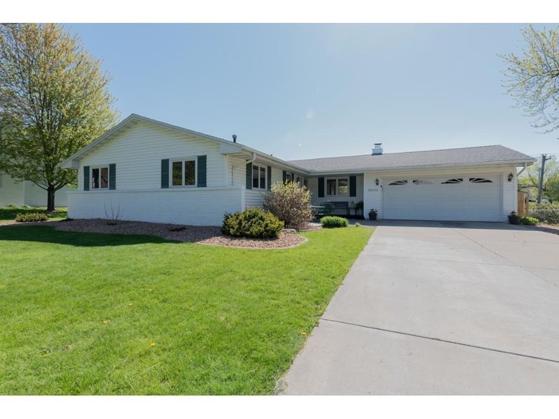 10913 Southview Dr, Burnsville, MN 55337