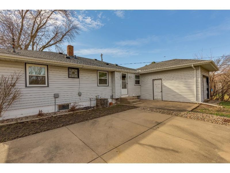 2862 Lexington Ave S, Eagan, MN 55121