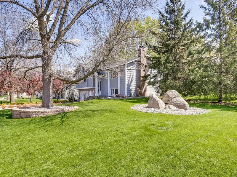 12253 S 24th Ave S, Burnsville, MN 55337