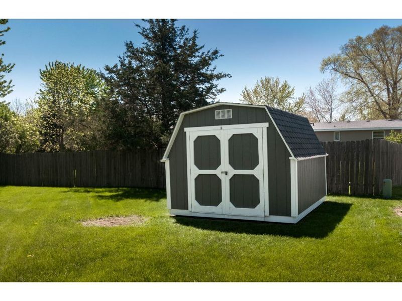 106 Jennifer Ln, Jordan, MN 55352
