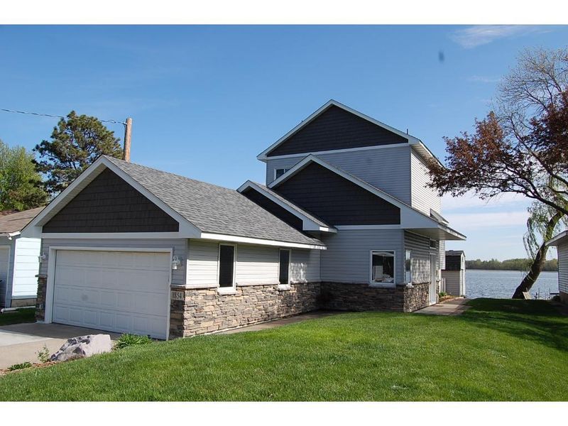 1854 N Ham Lake Dr NE, Ham Lake, MN 55304