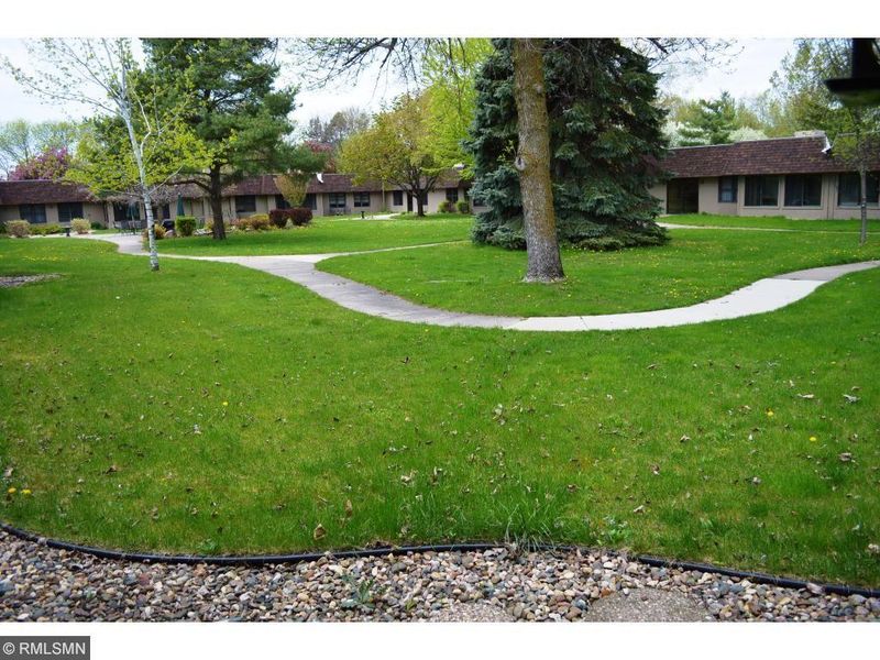 1000 Cannon Valley Dr #139, Northfield, MN 55057