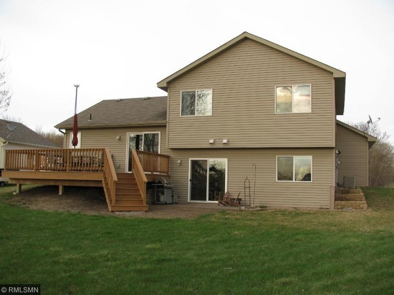 540 Poplar Ln, Annandale, MN 55302