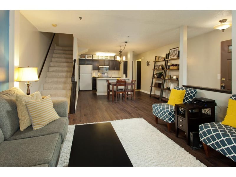2566 Lockwood Dr, Eagan, MN 55120
