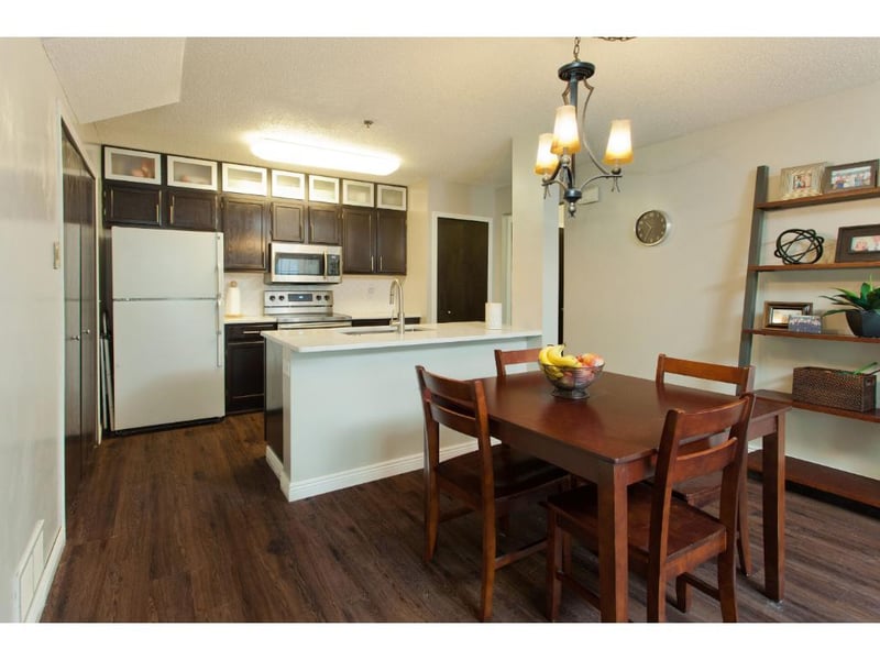 2566 Lockwood Dr, Eagan, MN 55120