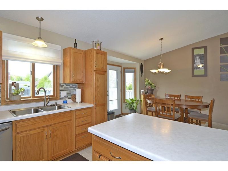684 Willowbrook Dr NE, Owatonna, MN 55060