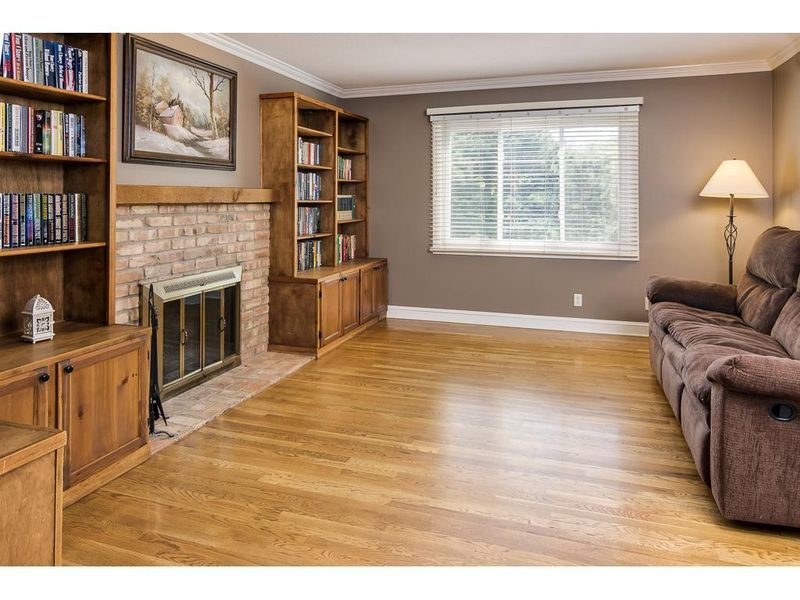 10505 Kell Ave S, Bloomington, MN 55437