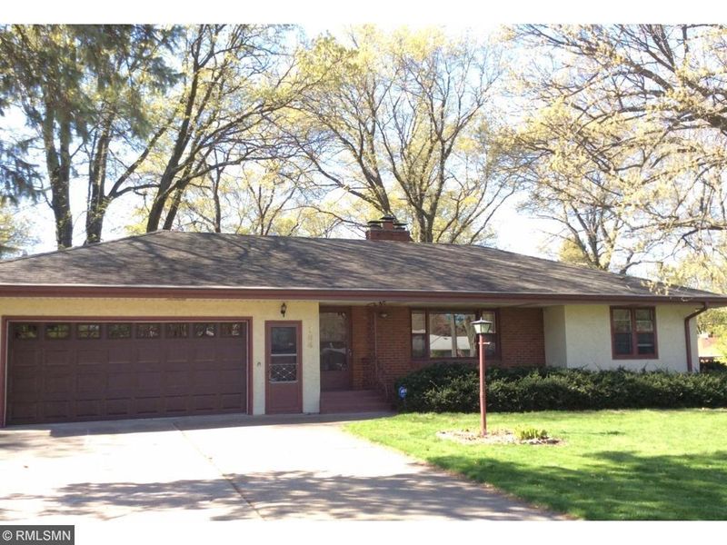 764 County Road B2 W, Roseville, MN 55113