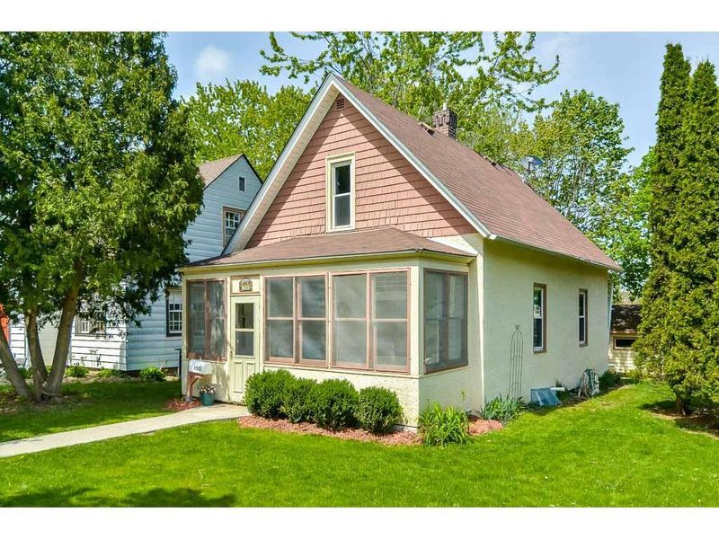 2583 5th Ave E, North Saint Paul, MN 55109
