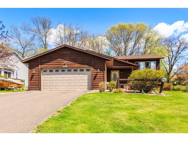 1619 9th St SE, Forest Lake, MN 55025