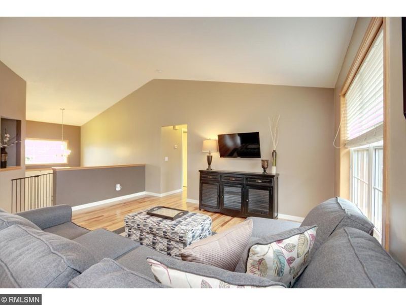 2134 Greenway Ave, Shakopee, MN 55379