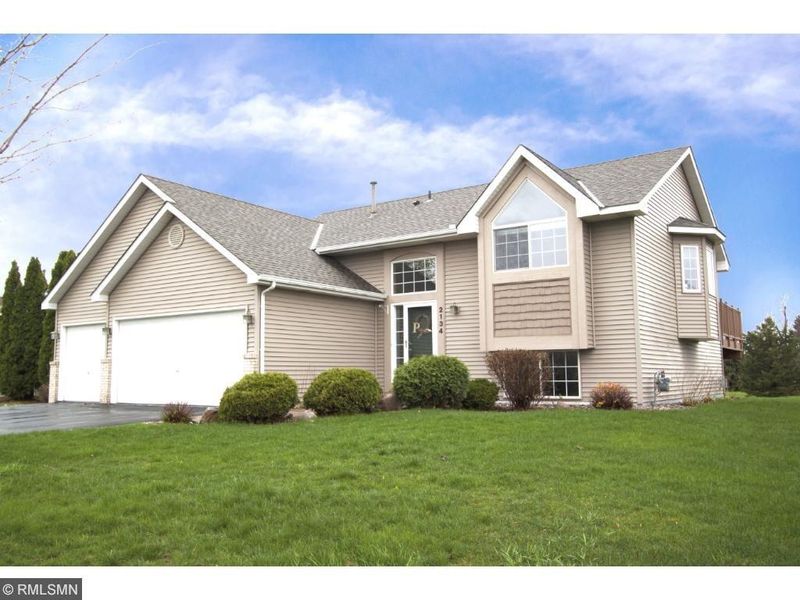 2134 Greenway Ave, Shakopee, MN 55379
